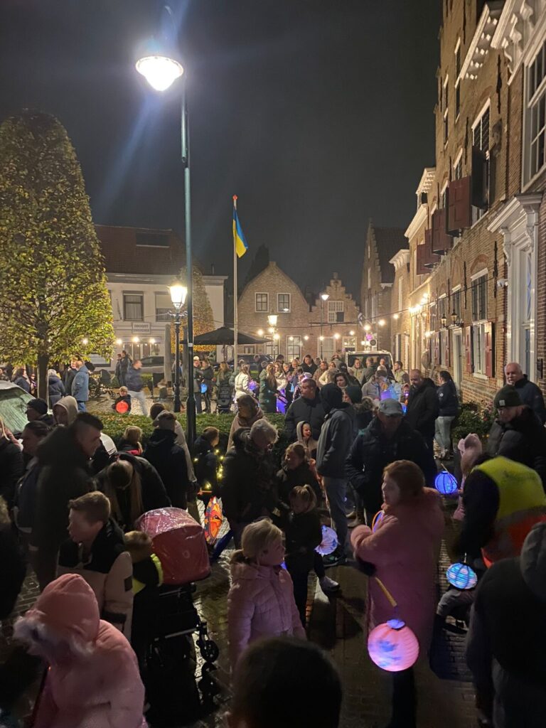 Lampionnenoptocht Sint-Maartensdijk — muziek in Zeeland